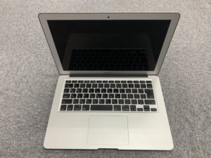 電源が入らない状態MacBook Air 13 2017 買取事例　macbook ジャンク 故障 パソコン 買取り