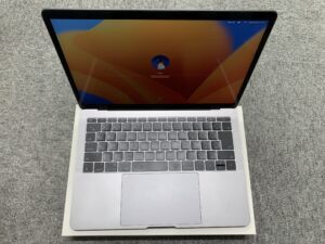 MacBook Pro 13 2017 パソコン買取り