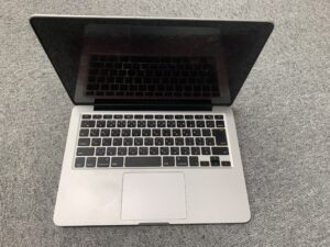 MacBook Pro 13 2015 中古品