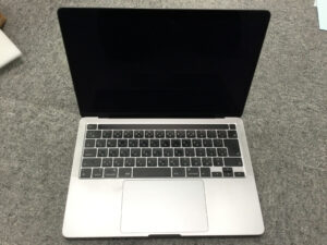 MacBook Pro 13 2020 電源入らない 充電がなくなった