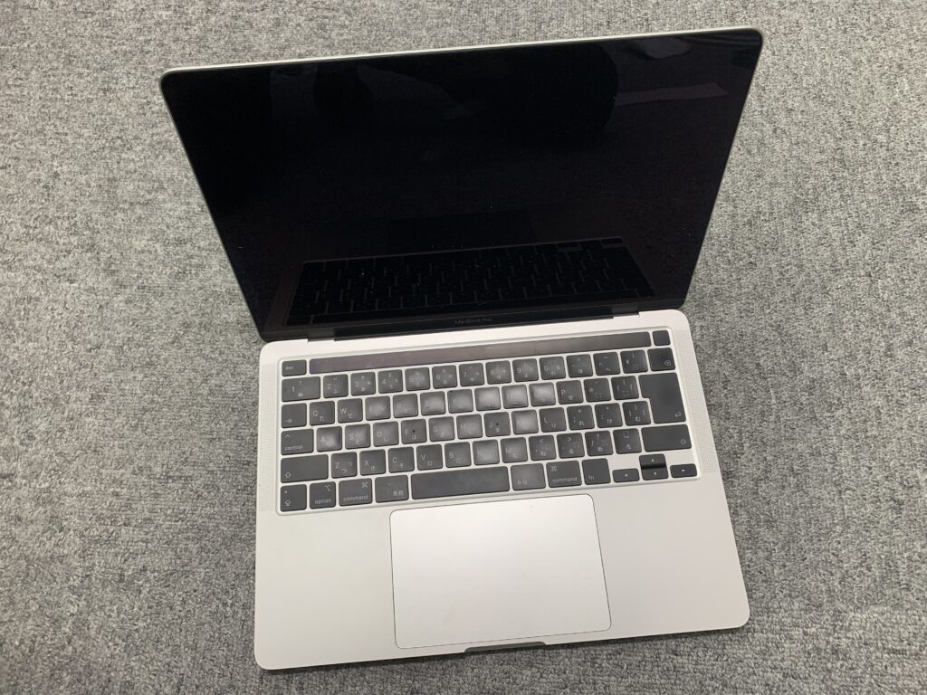 MacBook Pro 13 電源つかない 画面真っ暗 起動しない ボタン押しても反応なし