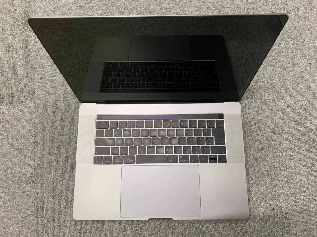 電源つかない MacBook Pro 15 画面真っ暗 反応しない 充電されない