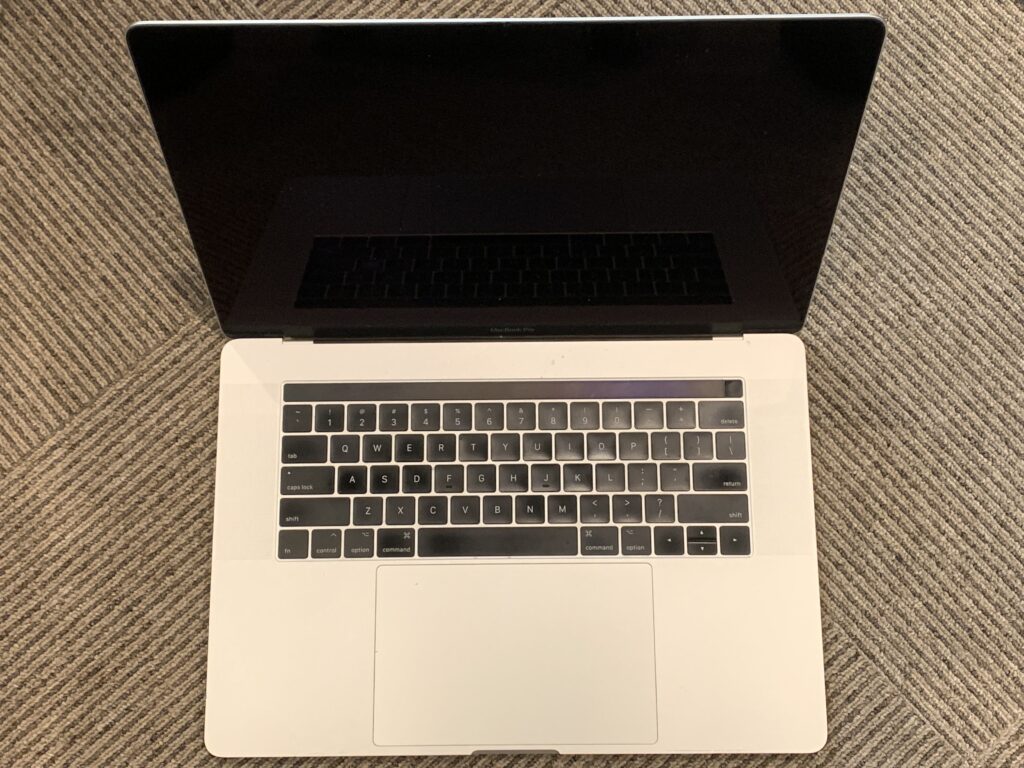 MacBook Pro 15 2017 水没 ジャンク買取 故障 電源つかない