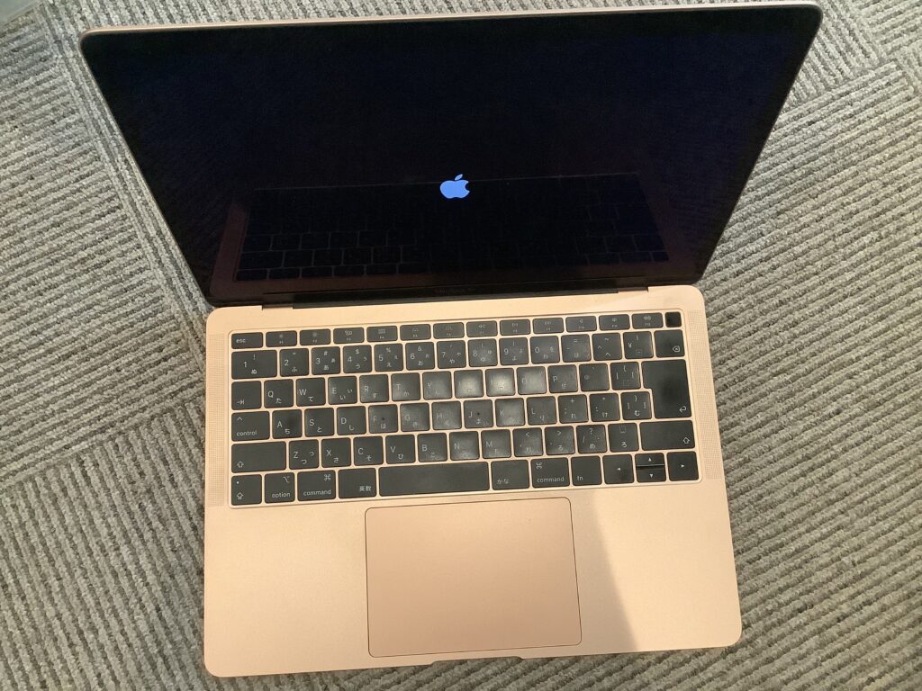 MacBook Air 13 2018 正常起動しない フリーズ ジャンクパソコン 買取 処分 データ削除