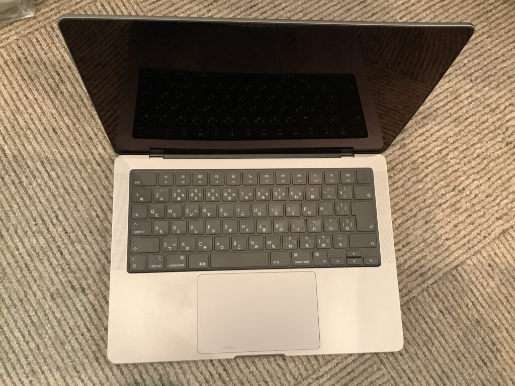 MacBook Pro 14 2021 液晶に曲がり 電源入らない 故障パソコン買取 ジャンクパソコン