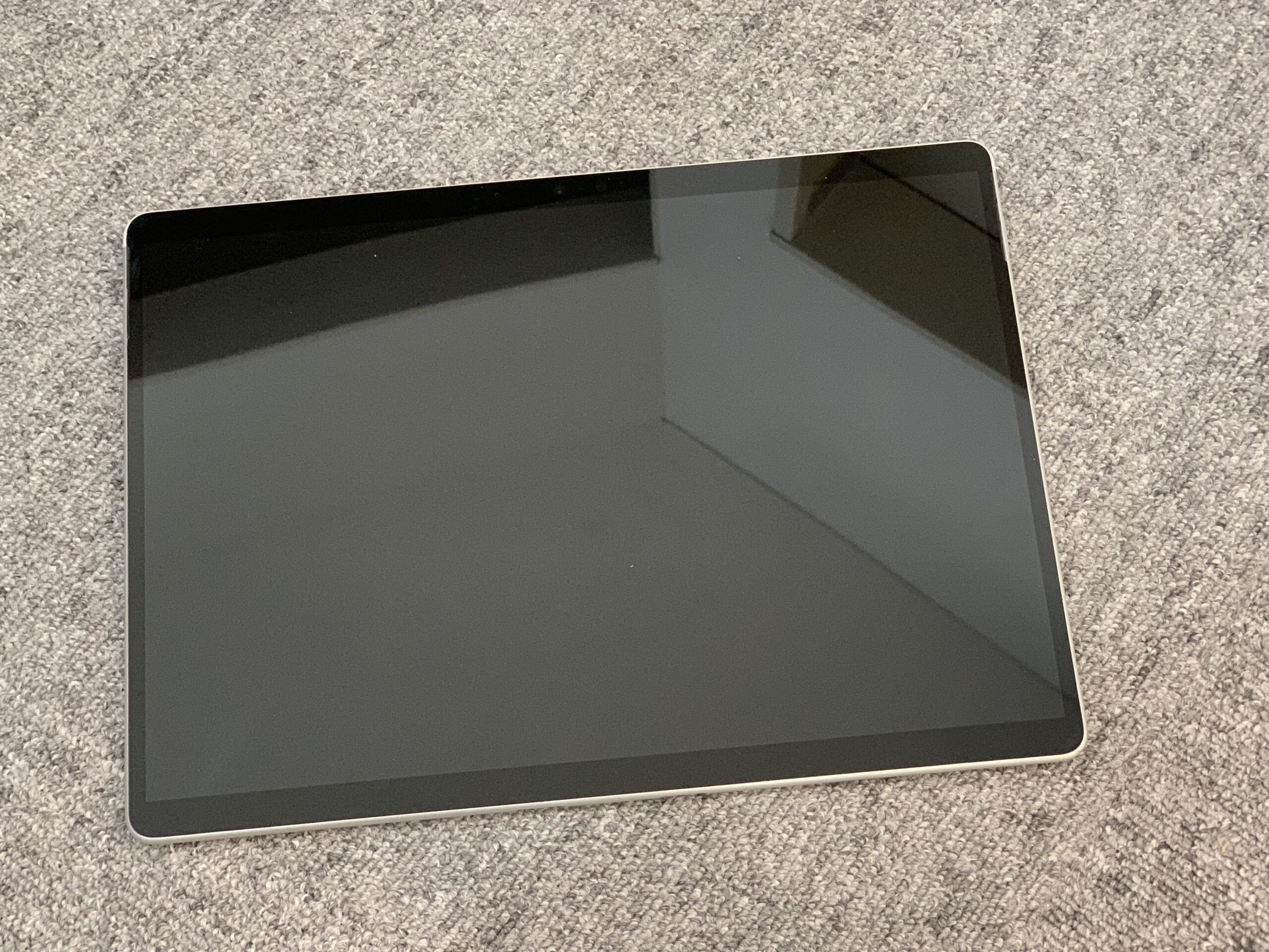 Surface Pro 8 電源入らない 起動しない 画面真っ暗 サーフェイス