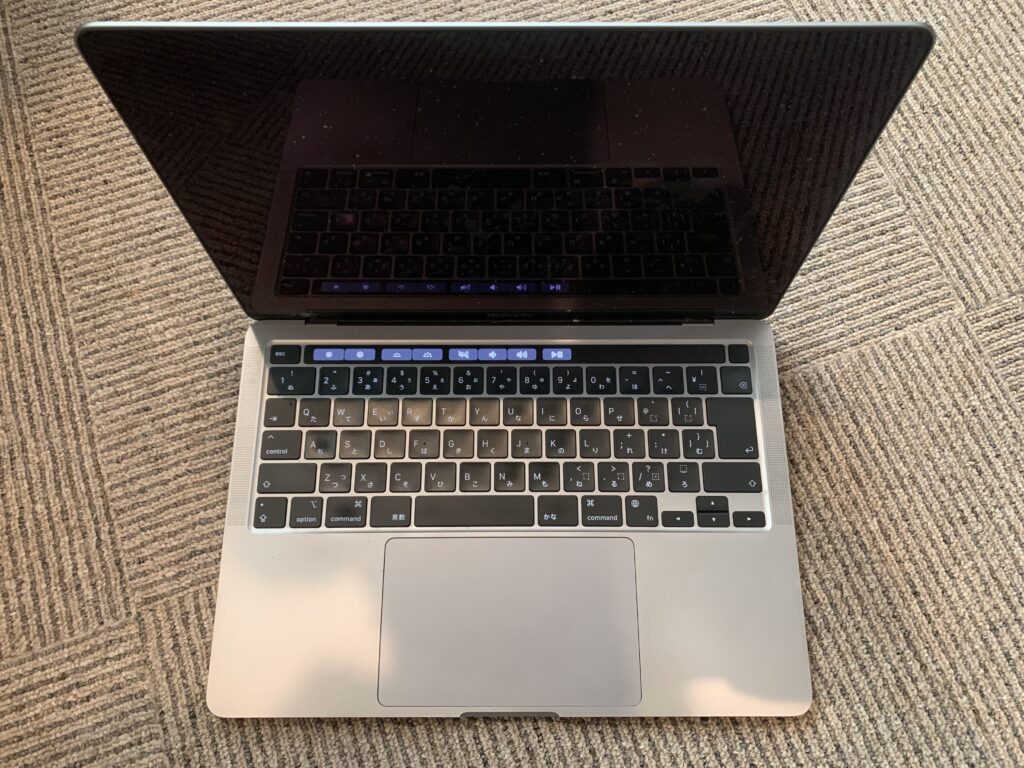 MacBook Pro 13 2022 液晶割れ 画面真っ暗 映らない 故障 パソコン 買い取り ジャンク