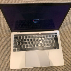MacbookPro13　2018　正常起動しない　充電されない　故障パソコン　買取　処分