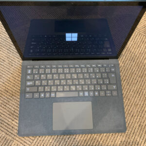 SurfaceLaptop　3　正常に起動しない　ロゴの表示を繰り返す　Microsoft　故障パソコン