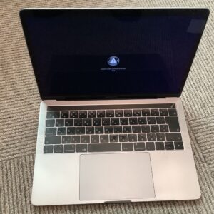 MacbookPro 13 2018　正常起動しない